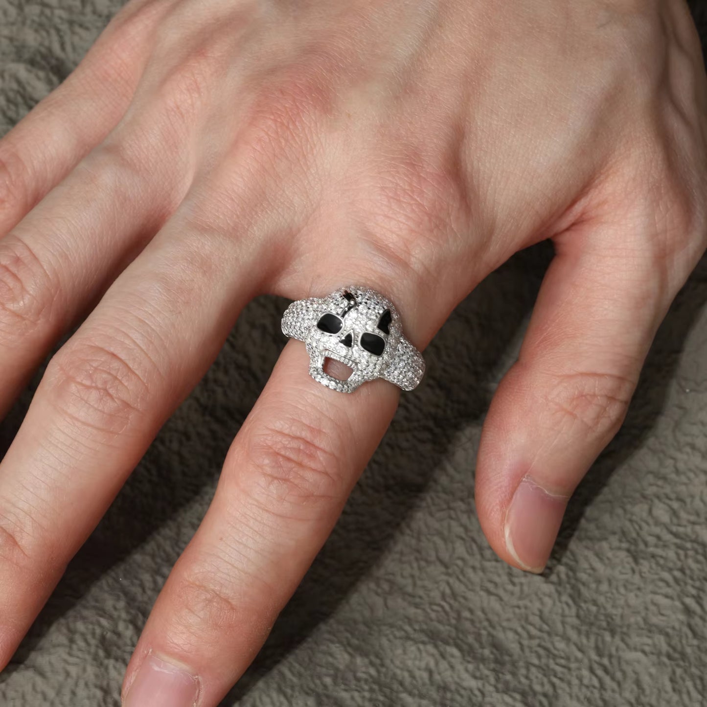 .925 SILVER 'PHANTOM' MOISSANITE SKULL RING