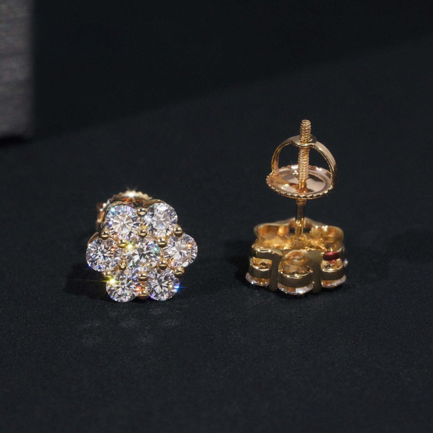 10K GOLD FLORAL SHAPED MOISSANITE STUD EARRING VTER1012