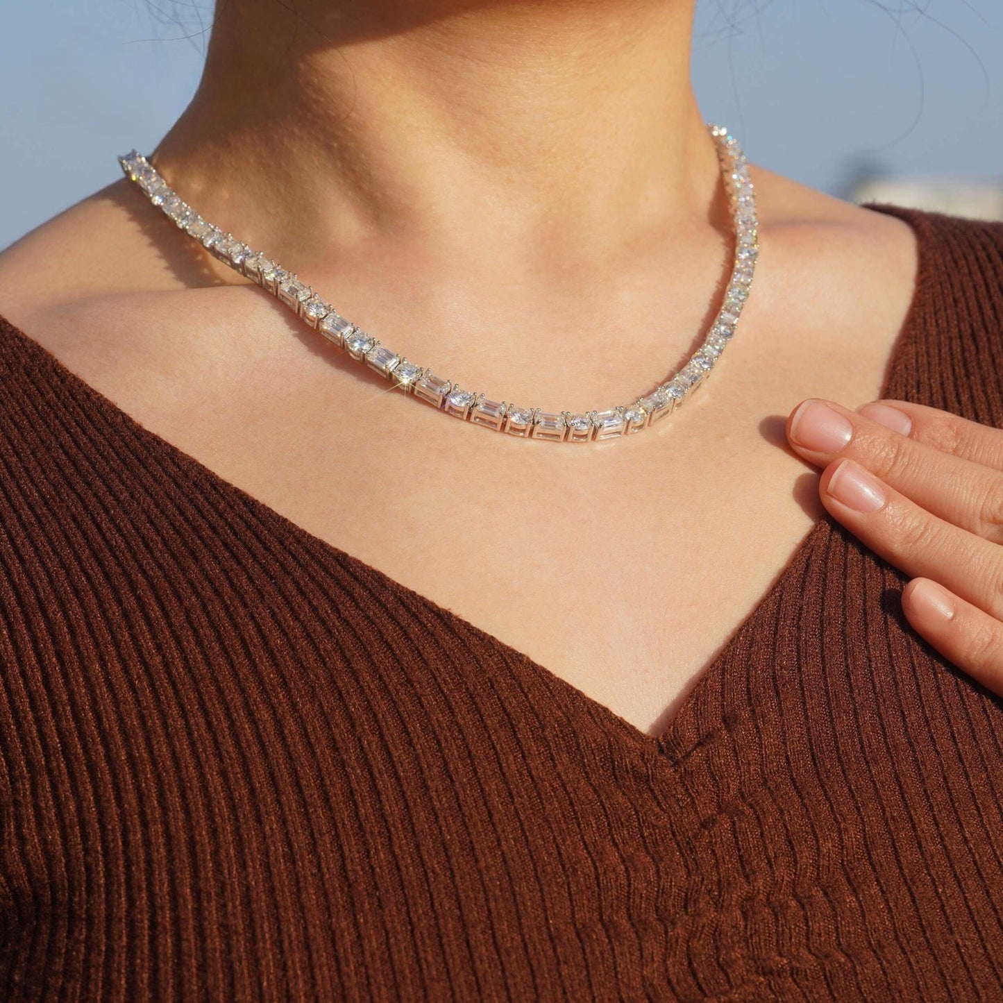 .925 SILVER MIXED ROUND-EMERALD CUT MOISSANITE TENNIS CHAIN VTNL1006