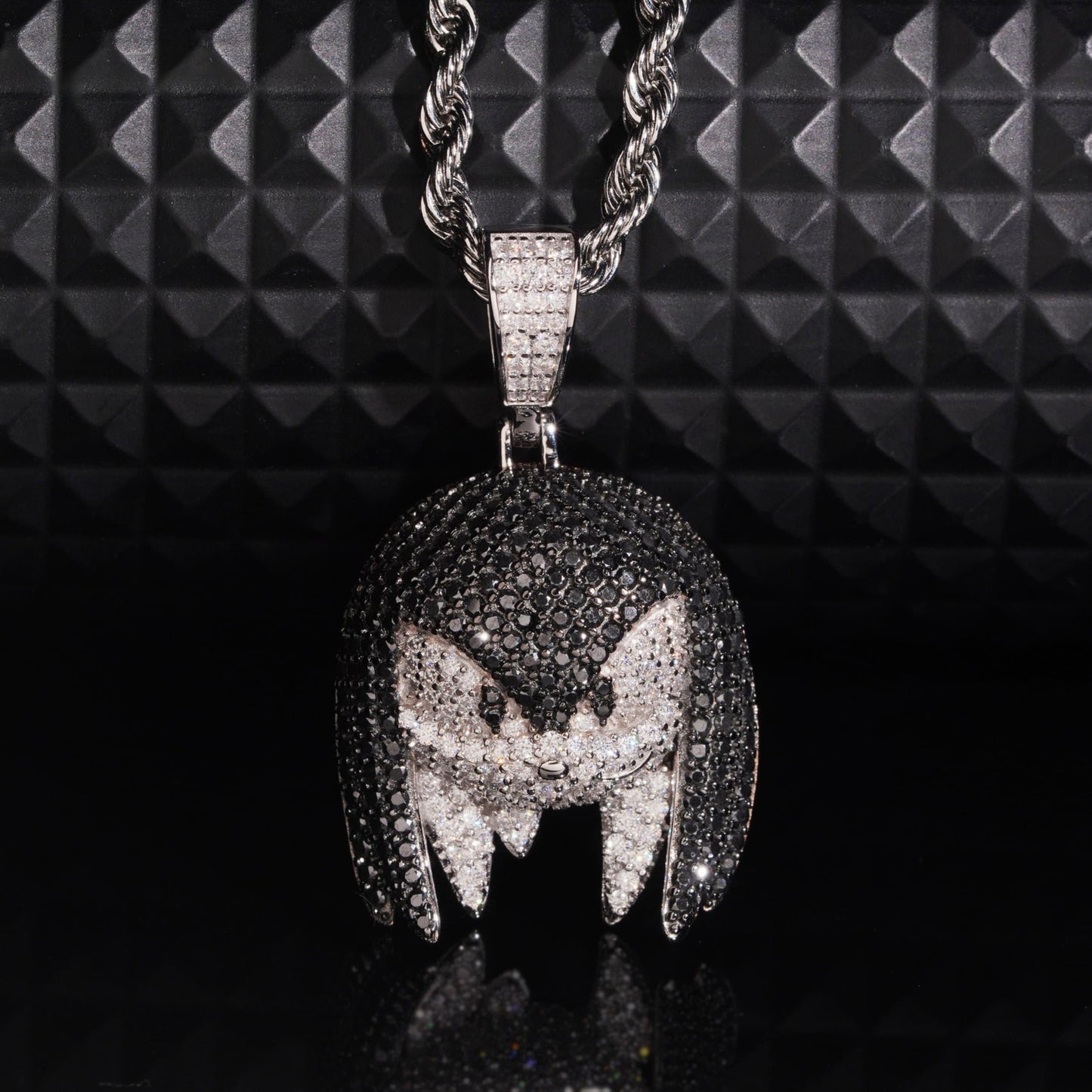 .925 SILVER KNUCKLES THE ECHIDNA MOISSANITE PENDANT VTPT0006