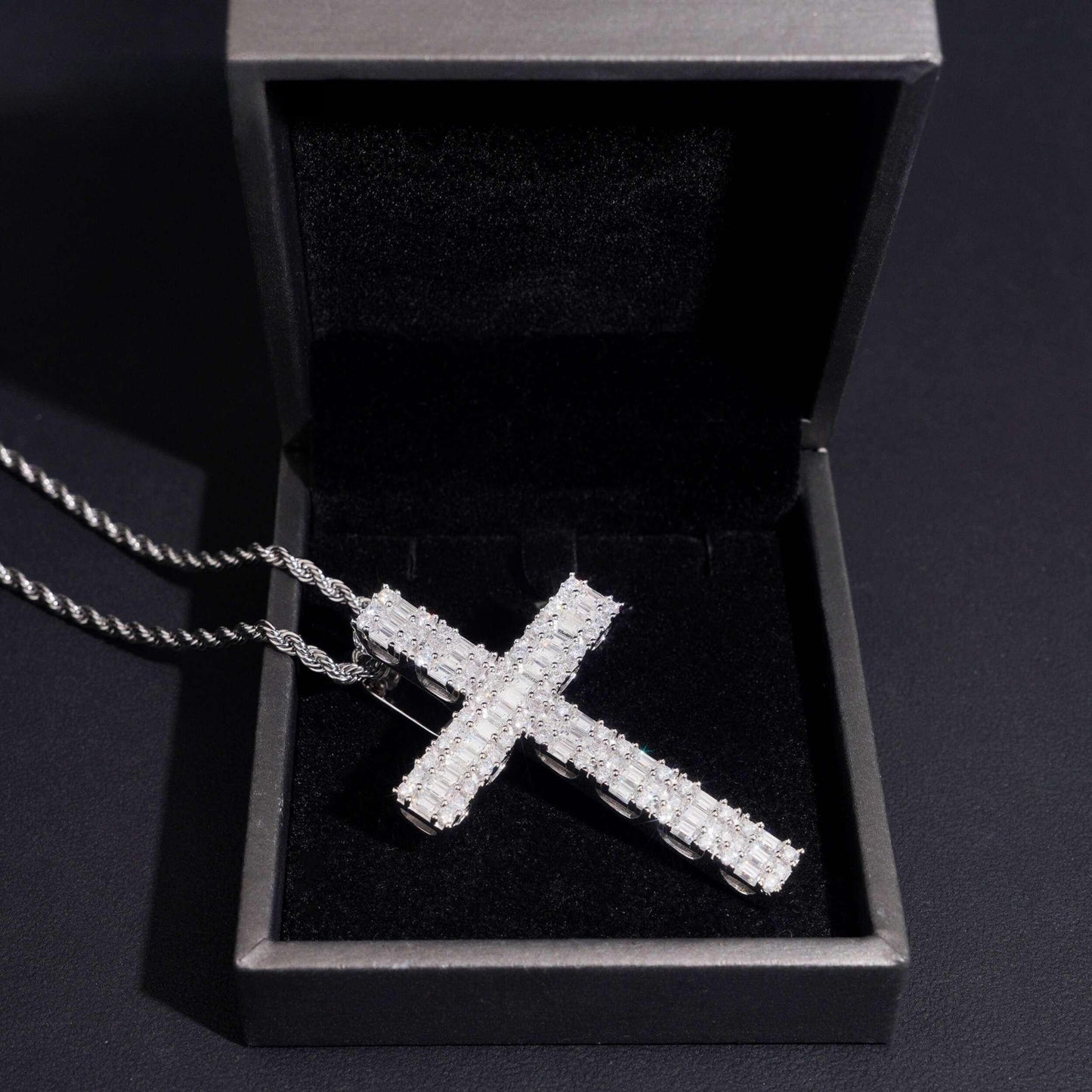 .925 SILVER CROSS EMERALD CUT MOISSANITE PENDANT VTPT0002