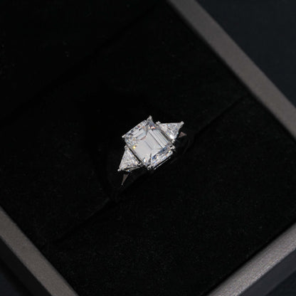 .925 SILVER EMERALD TRILLION CUT MOISSANITE ENGAGEMENT RING VTRG1002