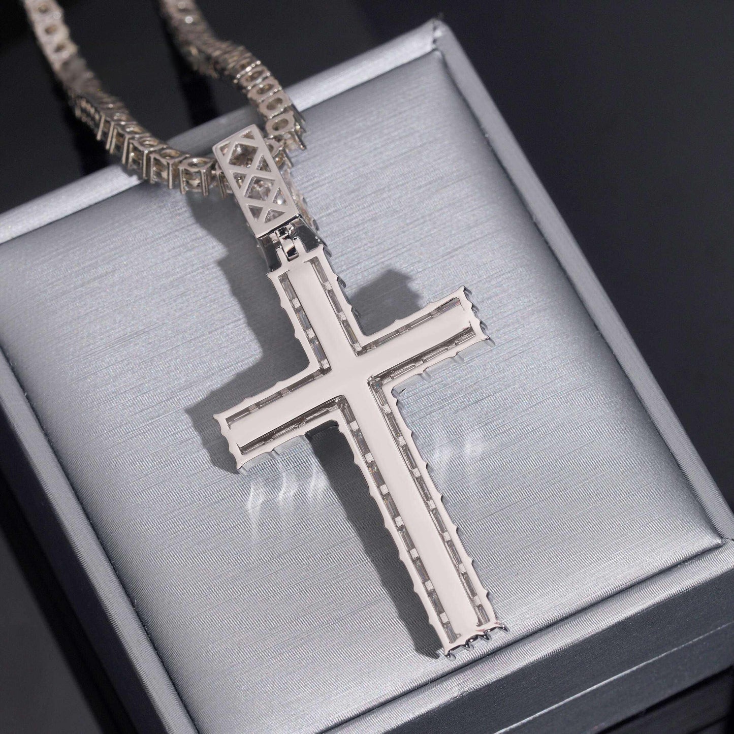 .925 SILVER CRUCIFIX BAGUETTE CUT MOISSANITE PENDANT VTPT0007