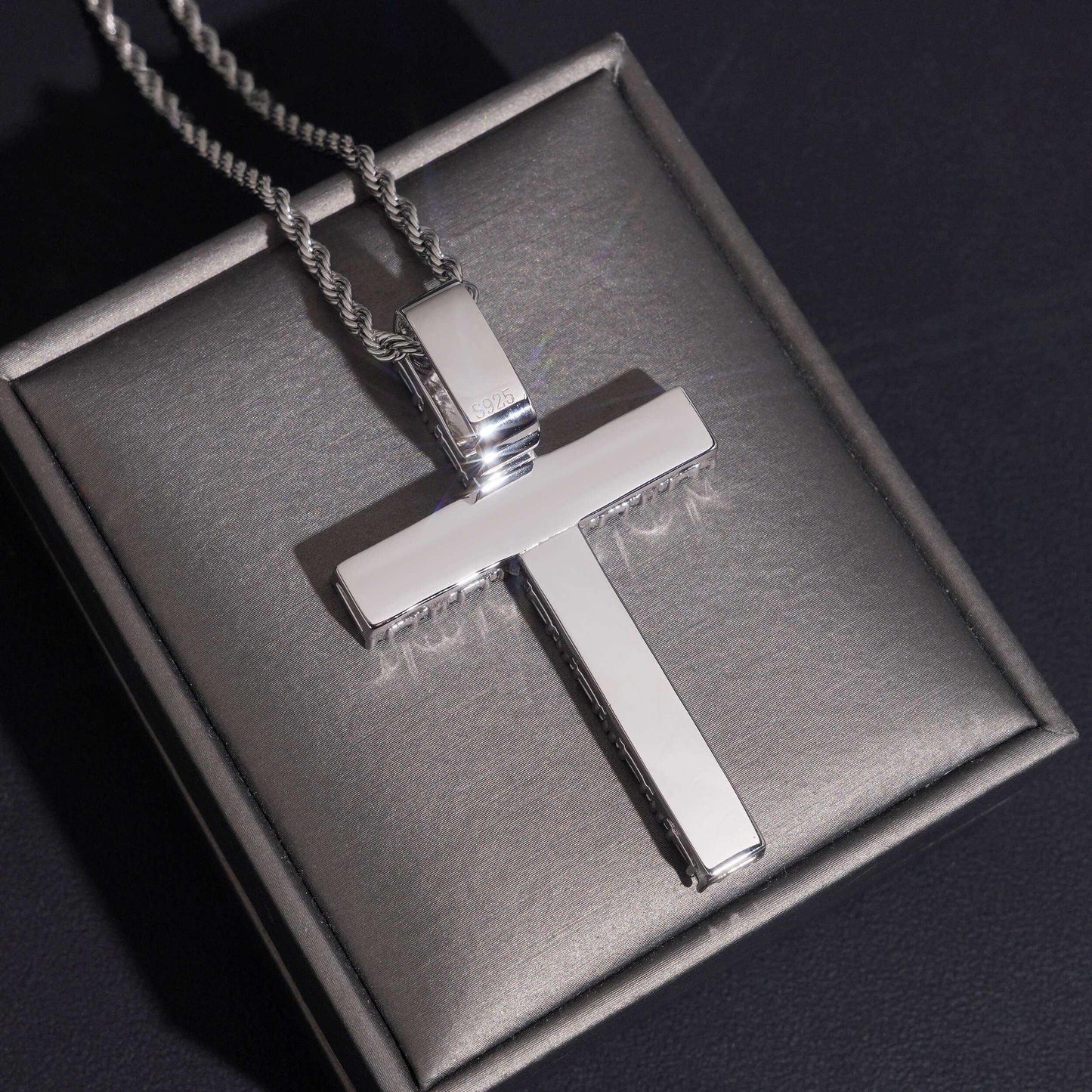 .925 SILVER CROSS EMERALD CUT MOISSANITE PENDANT VTPT0002