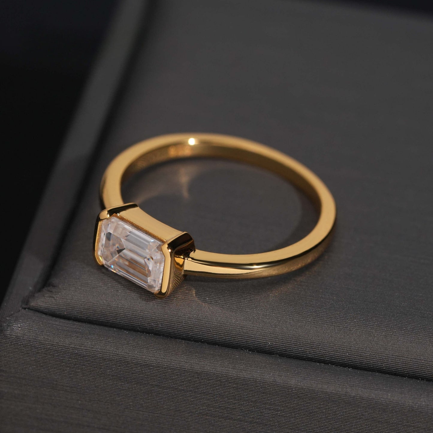 .925 SILVER EMERALD CUT IN BEZEL SETTING MOISSANITE ENGAGEMENT RING VTRG1005