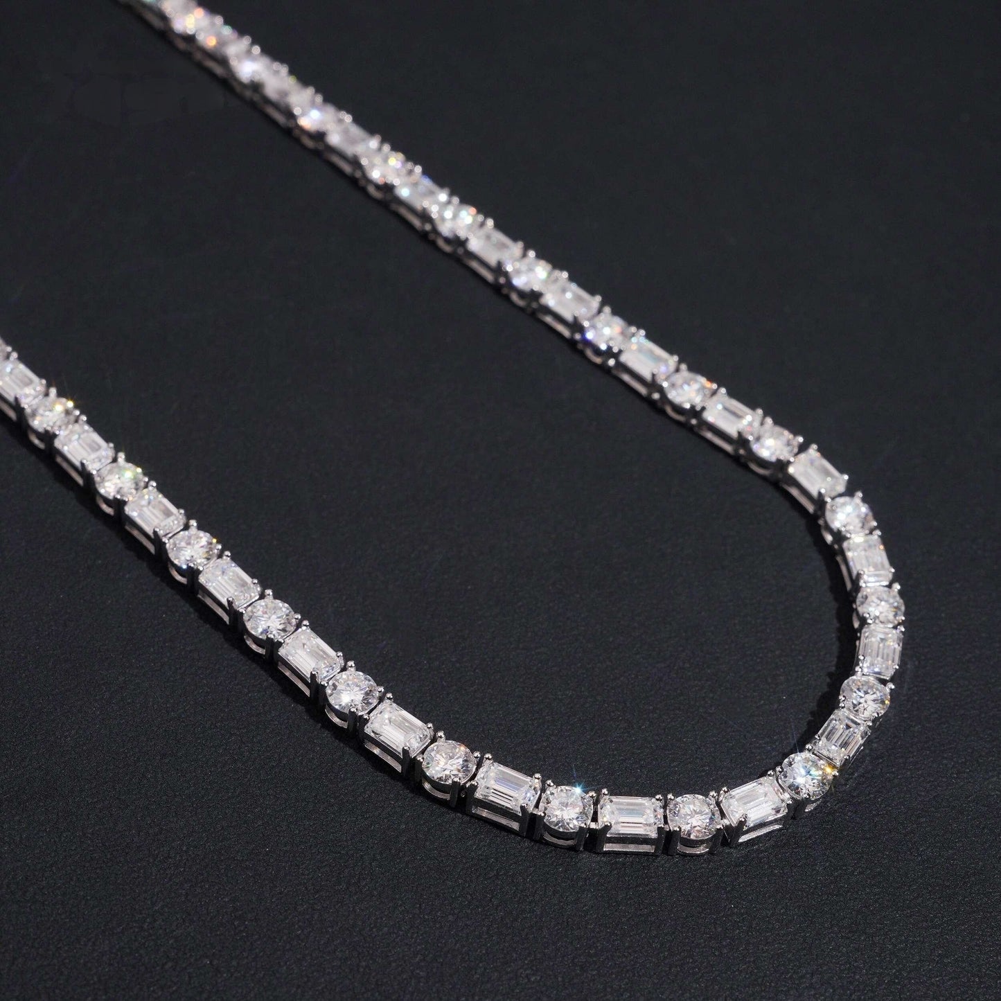 .925 SILVER MIXED ROUND-EMERALD CUT MOISSANITE TENNIS CHAIN VTNL1006