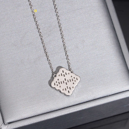 .925 SILVER BAGUETTE CUT DIAMOND FOUR-POINT CLOVER PENDANT VTNL3001