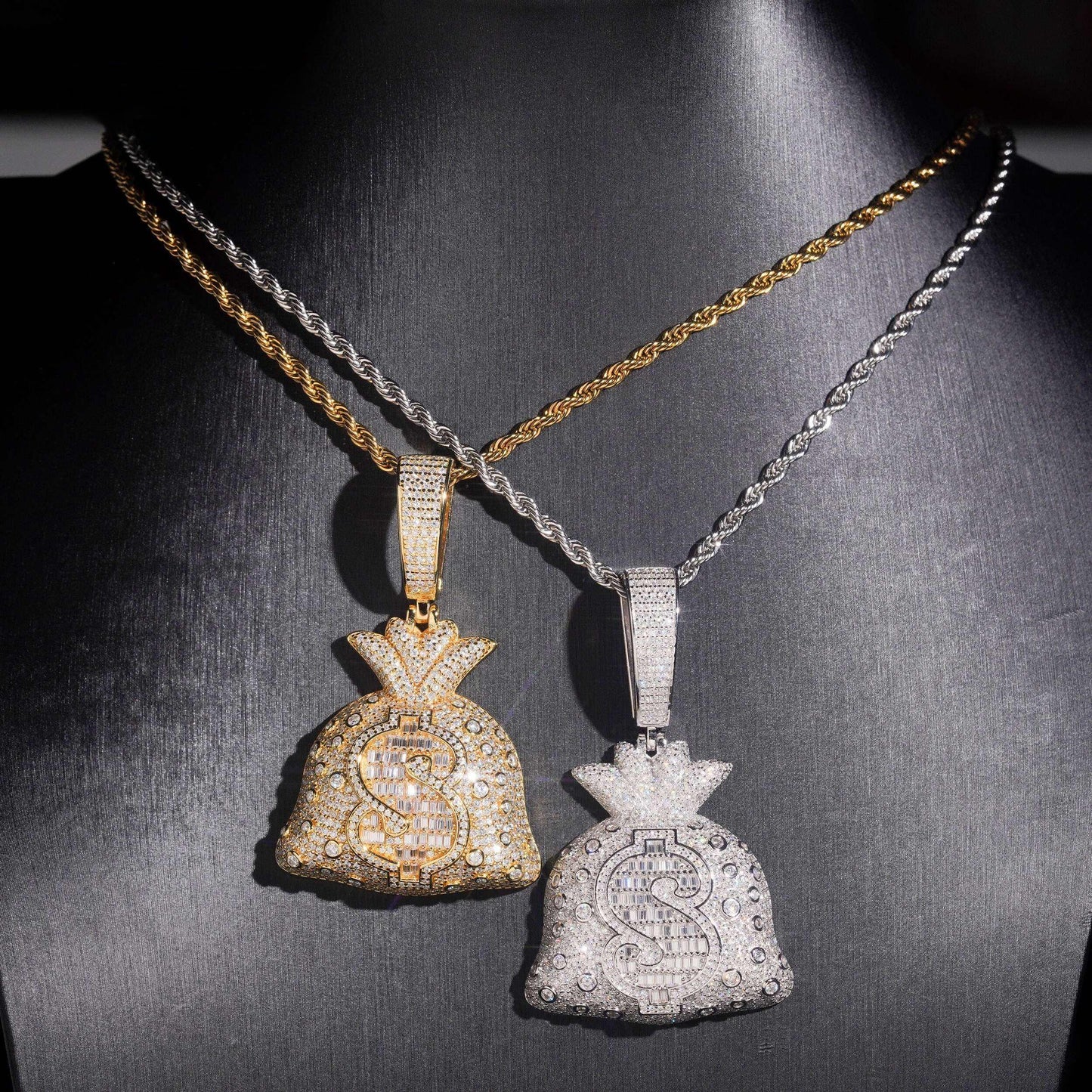 .925 SILVER MONEY BAG ROUND AND BAGUETTE CUT MOISSANITE PENDANT VTPT0008