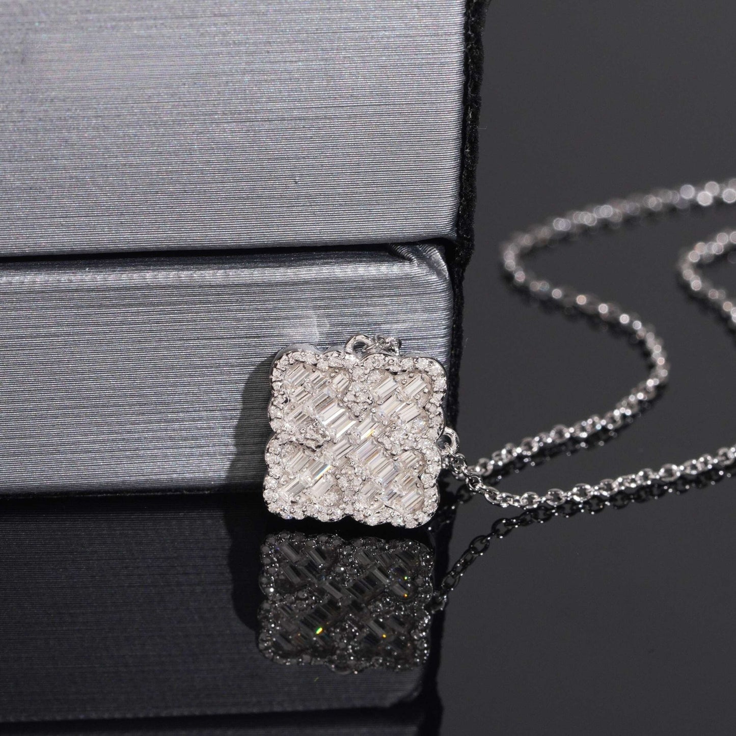 .925 SILVER BAGUETTE CUT DIAMOND FOUR-POINT CLOVER PENDANT VTNL3001