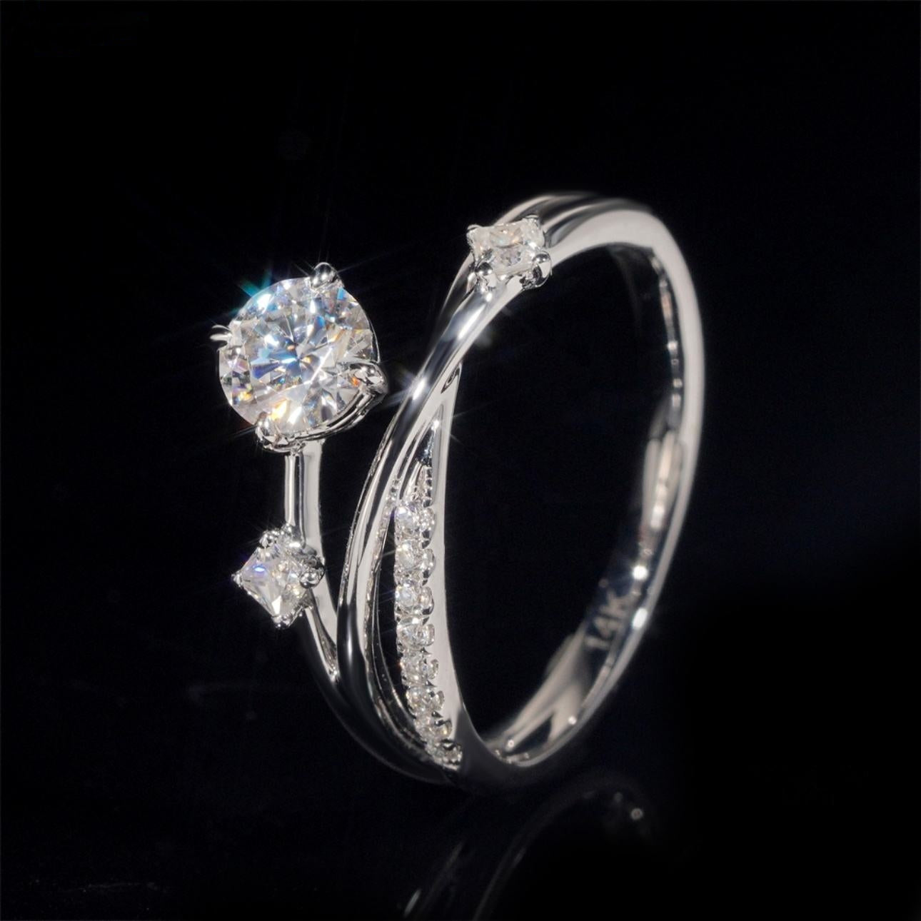 14K GOLD ROUND WITH SIDE PRINCESS CUT MOISSANITE ENGAGEMENT RING VTRG1026