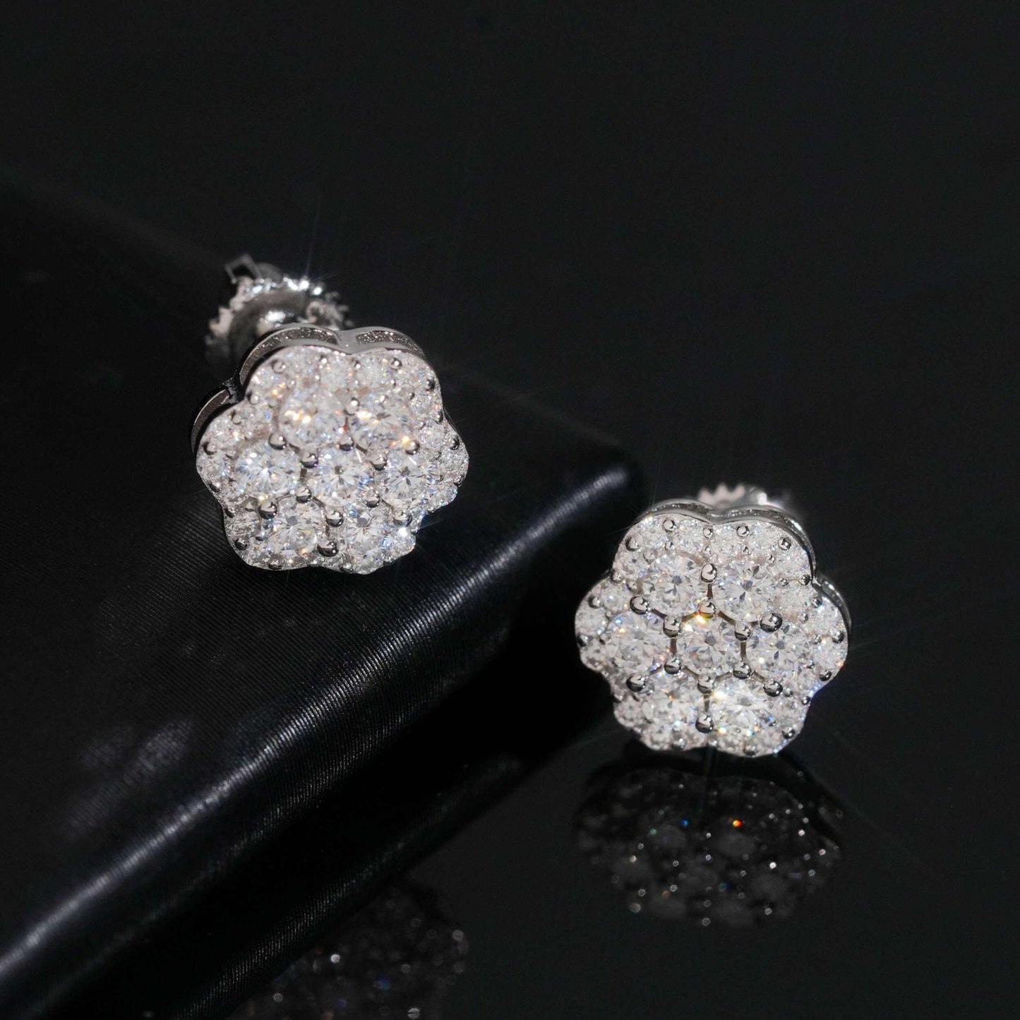 .925 SILVER FLORAL ROUND CUT MOISSANITE STUD EARRING VTER1002
