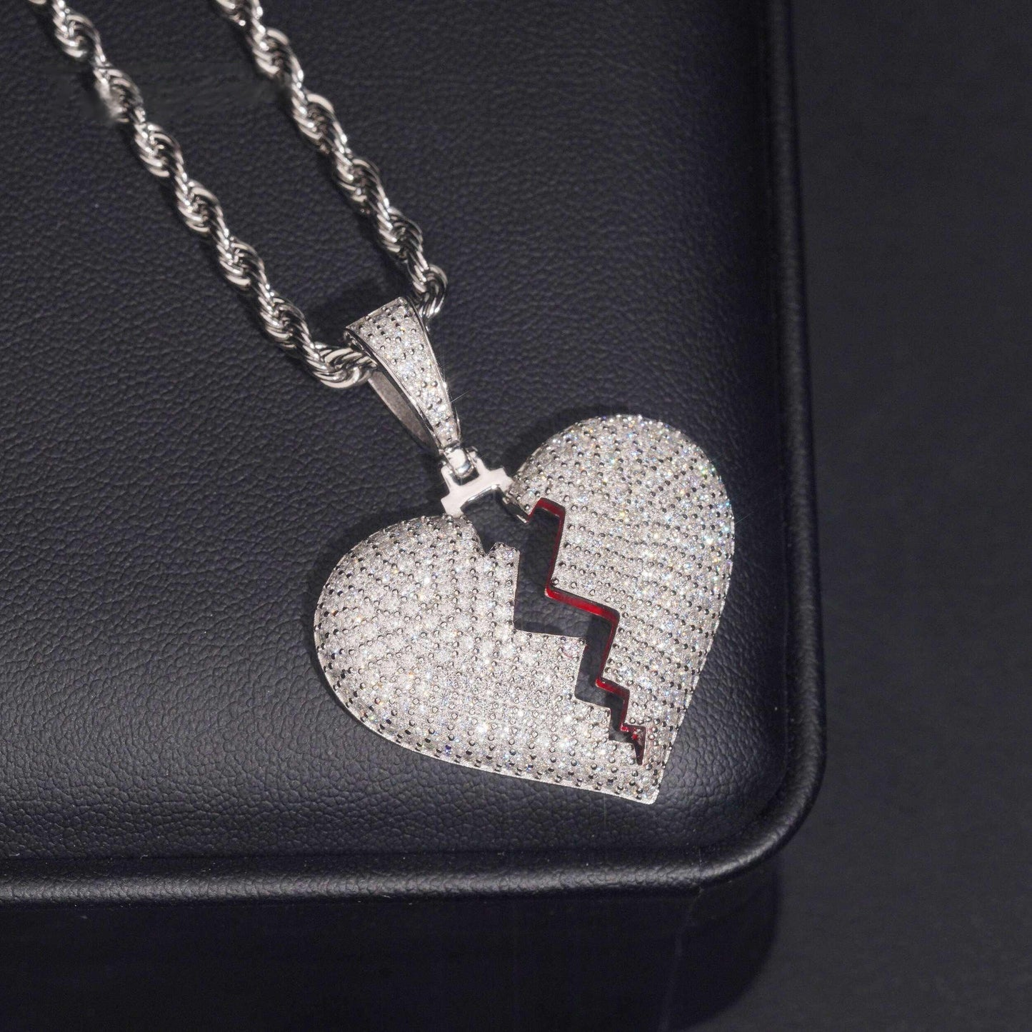.925 SILVER BROKEN HEART MOISSANITE PENDANT VTPT0003