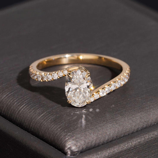 14K GOLD OVAL CUT LAB GROWN DIAMOND WITH SEMI PAVE SWIRL BAND ENGAGEMENT RING VTRG1030
