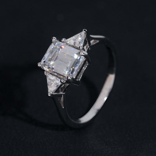 .925 SILVER EMERALD TRILLION CUT MOISSANITE ENGAGEMENT RING VTRG1002