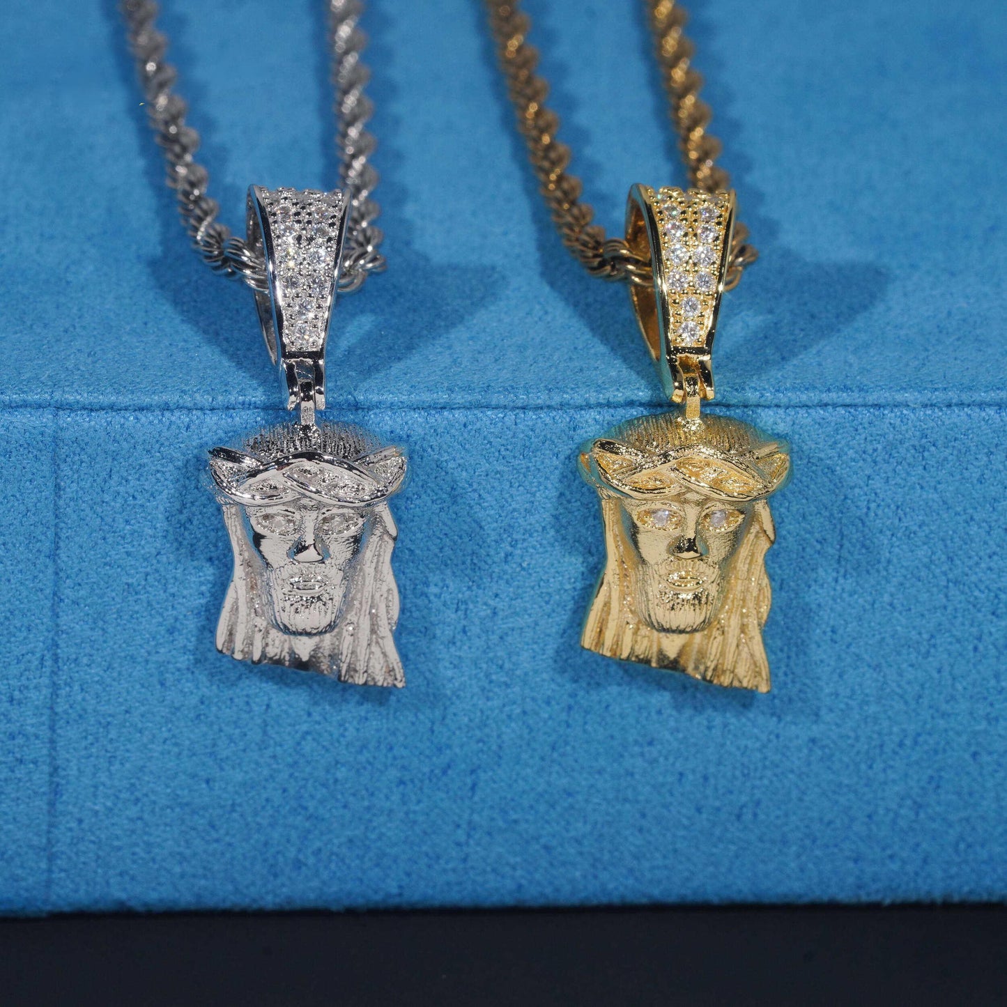 .925 SILVER MIINI JESUS WITH MOISSANITE BAIL PENDANT VTPT0001