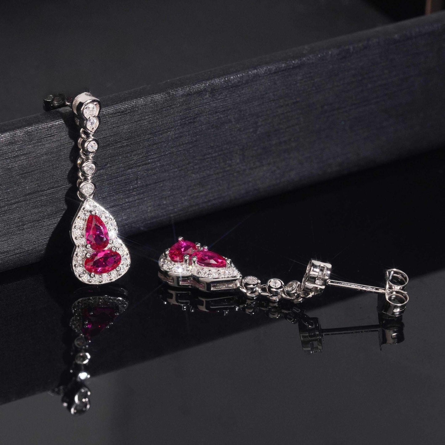 .925 SILVER MULTI CUT VIVID PINK HALO MOISSANITE  DROP EARRING VTER3005