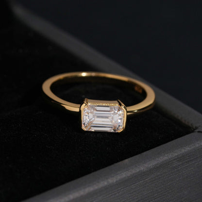 .925 SILVER EMERALD CUT IN BEZEL SETTING MOISSANITE ENGAGEMENT RING VTRG1005