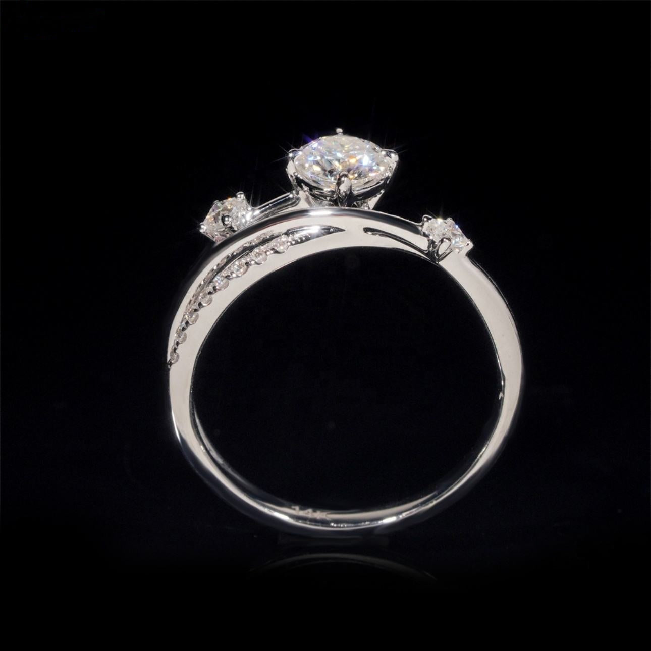 14K GOLD ROUND WITH SIDE PRINCESS CUT MOISSANITE ENGAGEMENT RING VTRG1026