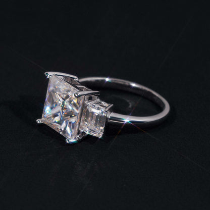 .925 SILVER PRINCESS CUT MOISSANITE ENGAGEMENT RING WITH SIDE EMERALD STONES VTRG1021
