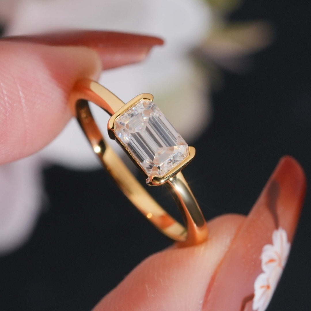 .925 SILVER EMERALD CUT IN BEZEL SETTING MOISSANITE ENGAGEMENT RING VTRG1005