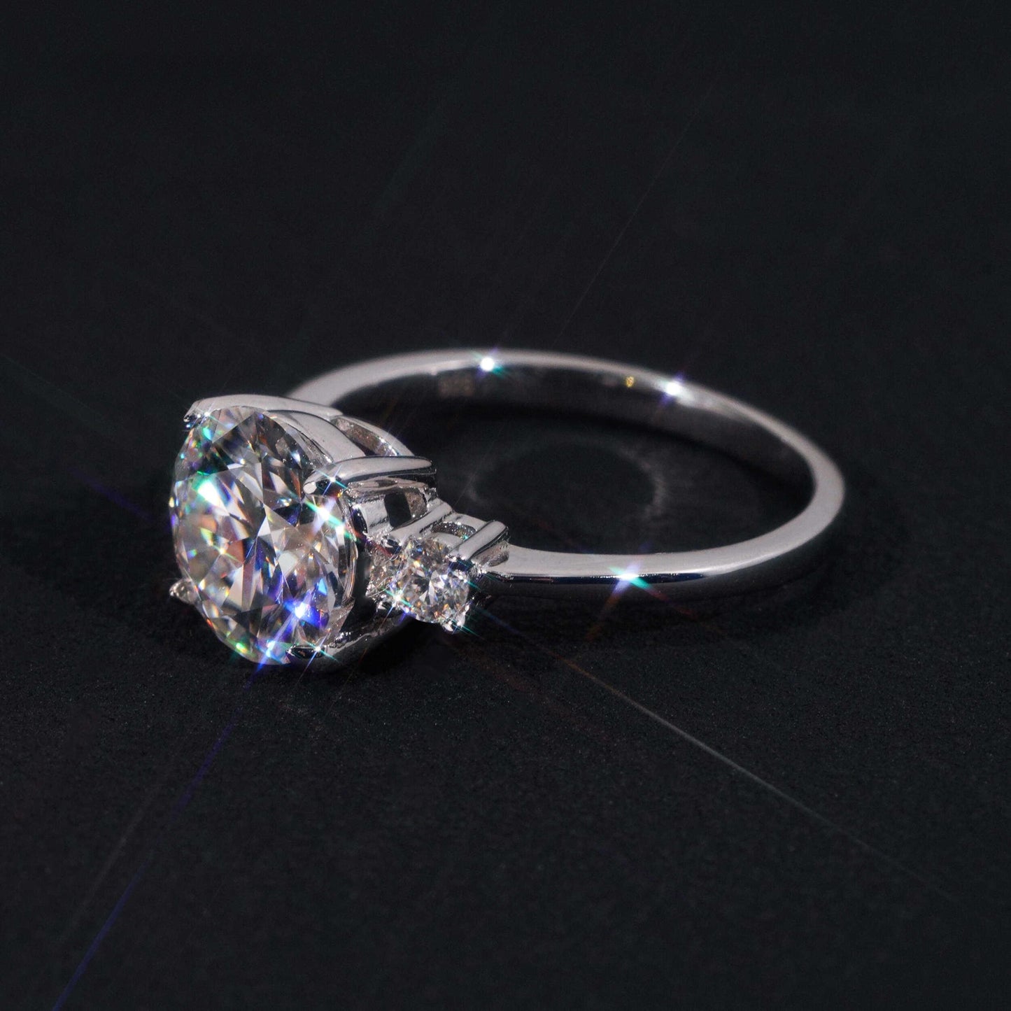 .925 SILVER ROUND BRILLIANT CUT MOISSANITE ENGAGEMENT RING WITH SIDE STONES VTRG1014