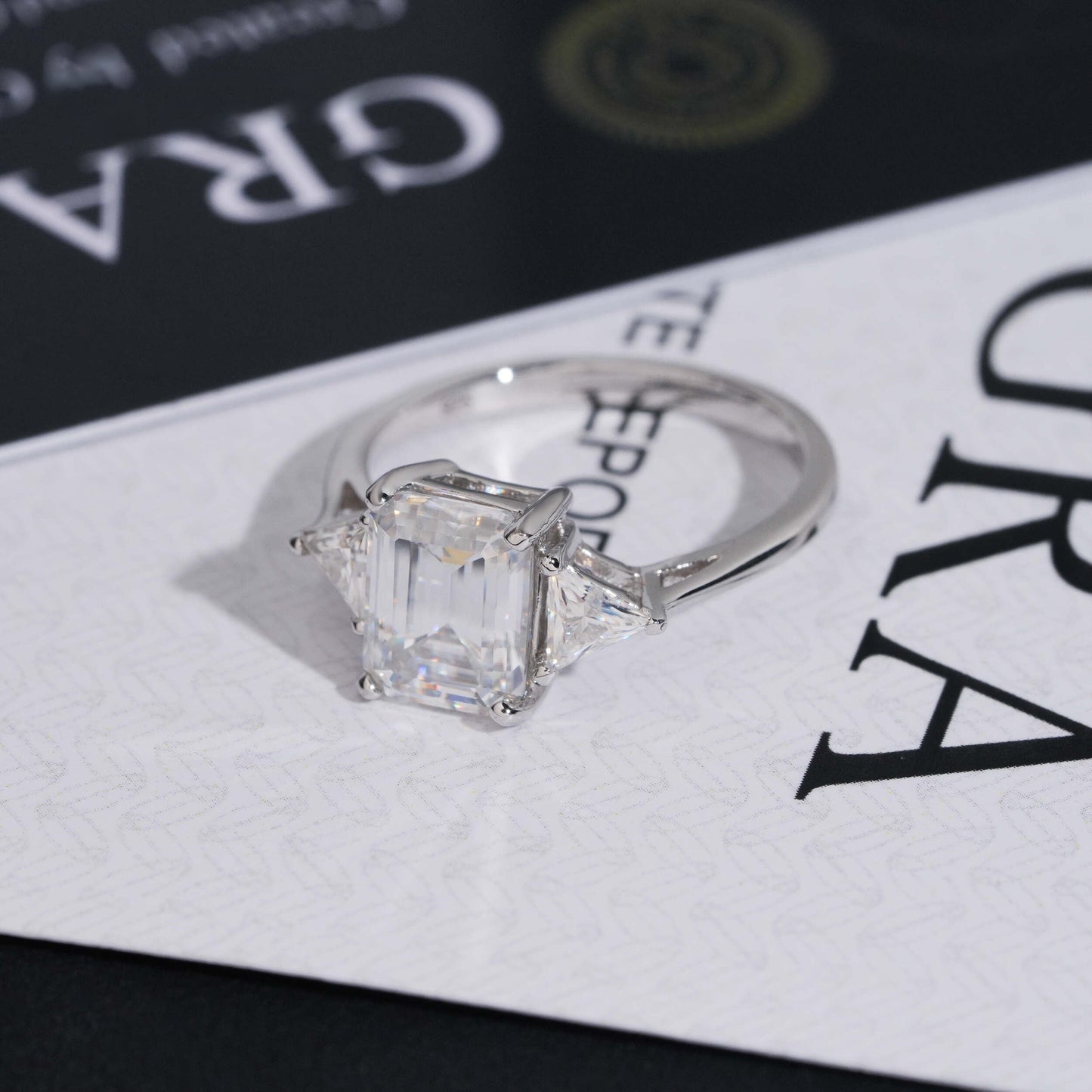 .925 SILVER EMERALD TRILLION CUT MOISSANITE ENGAGEMENT RING VTRG1002