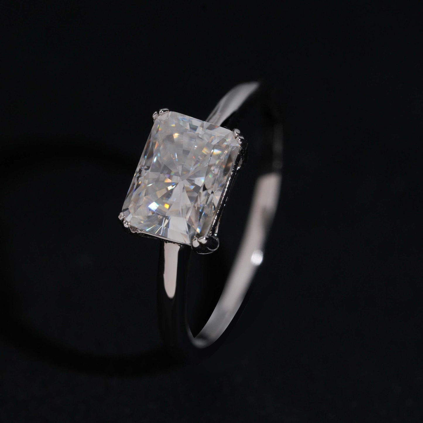 .925 SILVER RADIANT CUT MOISSANITE ENGAGEMENT RING VTRG1003