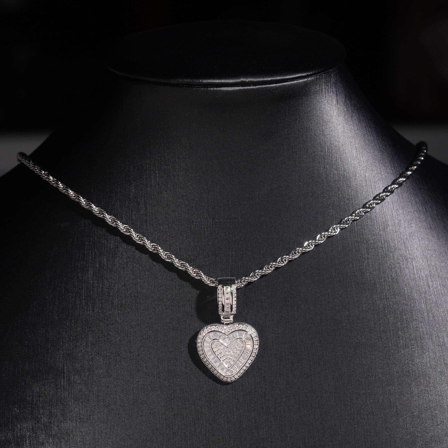 .925 SILVER ICED BAGUETTE MOISSANITE HEART PENDANT VTNL3005