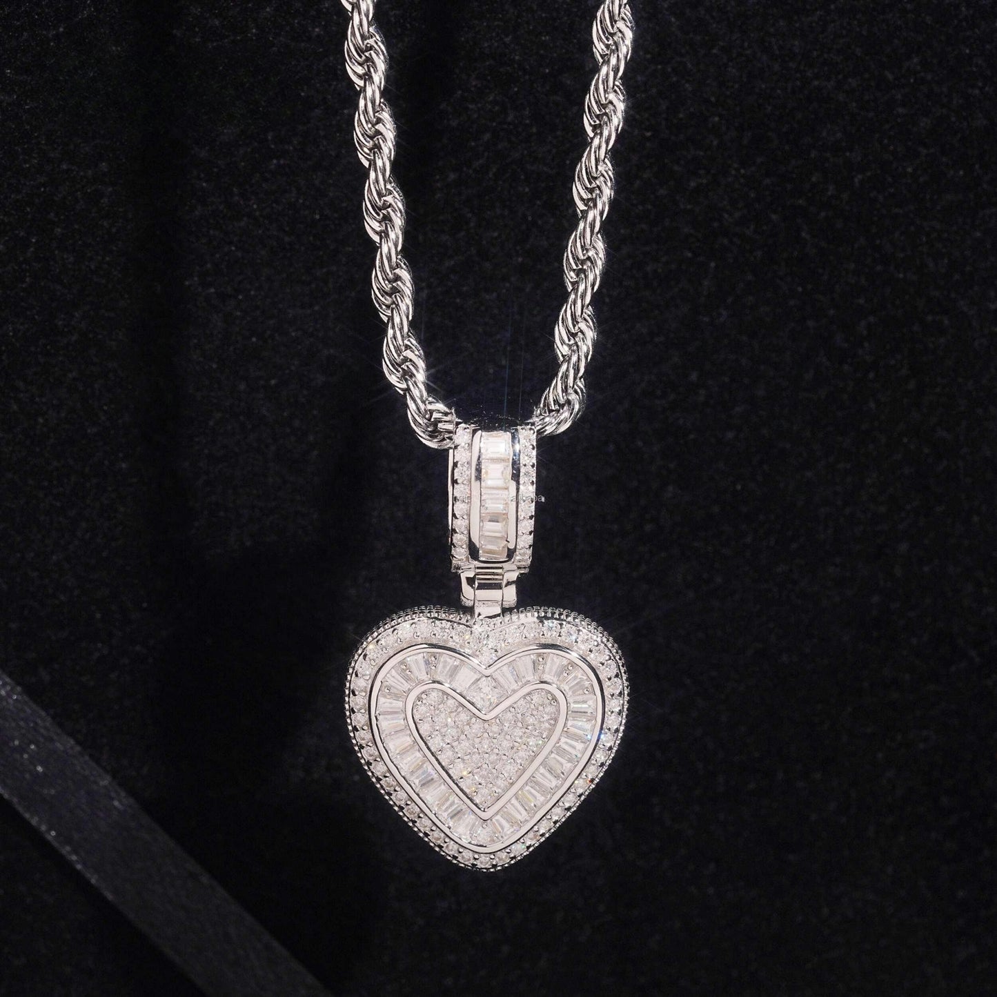 .925 SILVER ICED BAGUETTE MOISSANITE HEART PENDANT VTNL3005