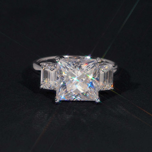 .925 SILVER PRINCESS CUT MOISSANITE ENGAGEMENT RING WITH SIDE EMERALD STONES VTRG1021