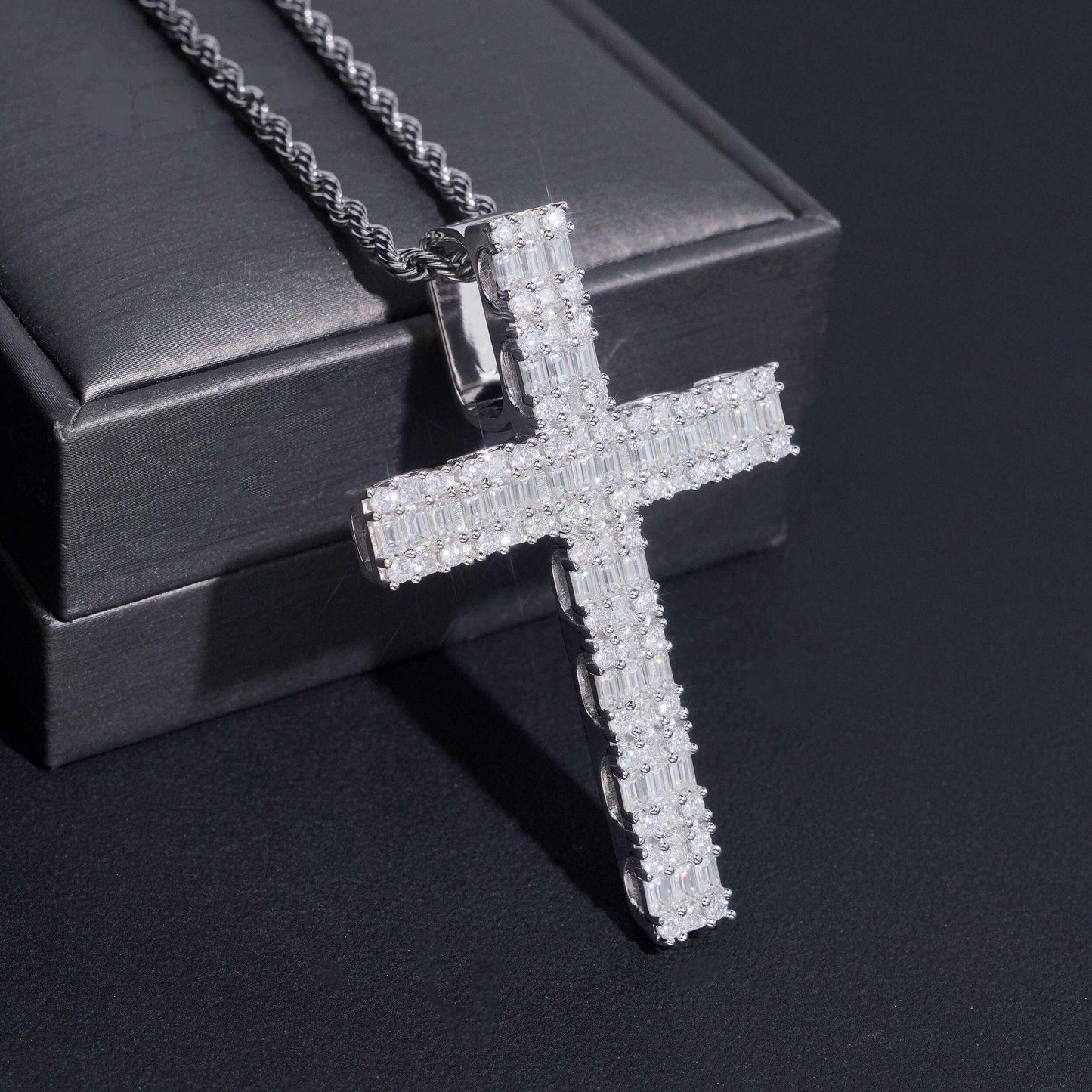 .925 SILVER CROSS EMERALD CUT MOISSANITE PENDANT VTPT0002