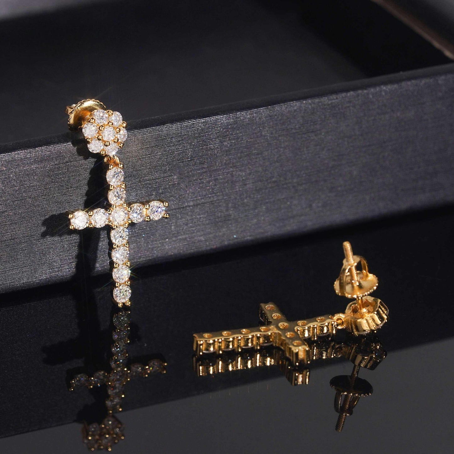 .925 SILVER CROSS CHARM MOISSANITE STUD EARRING VTER1011