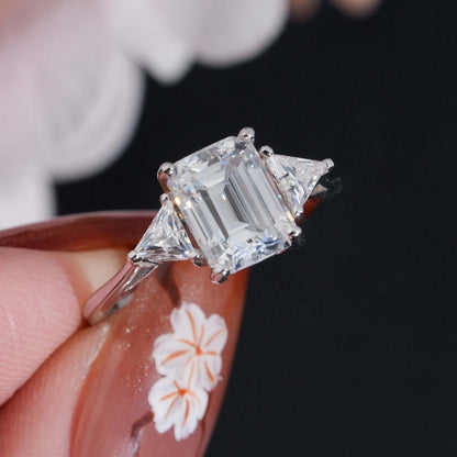 .925 SILVER EMERALD TRILLION CUT MOISSANITE ENGAGEMENT RING VTRG1002