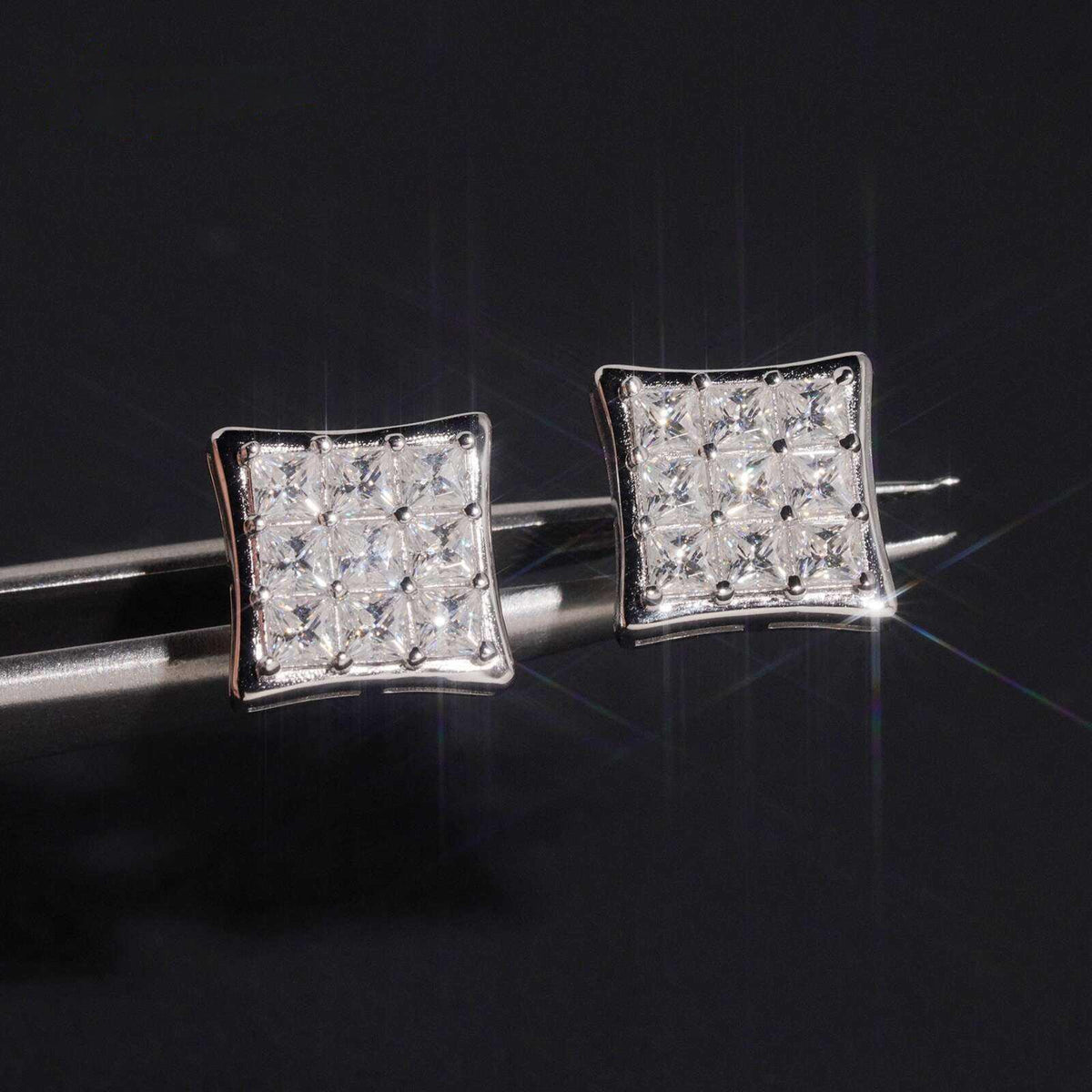 .925 SILVER SQUARE STUD EARRINGS PRINCESS CUT MOISSANITE PAVÉ SETTINGS 10MM VTER1022